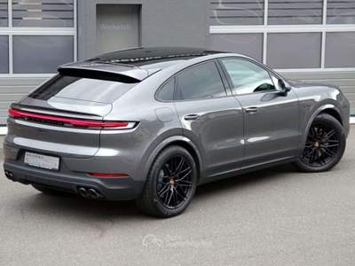 Porsche Cayenne COUPE E-HYBRID NAVI LED PANORAMA KAMERA PASM Grigio usata Ciampino