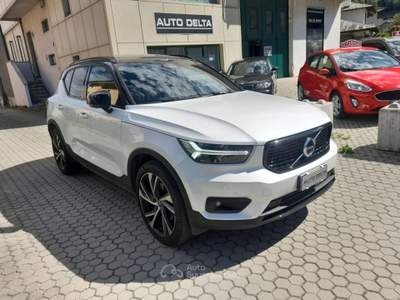Volvo XC40 B5 AWD Geartronic R-design Bianco usata PIURO