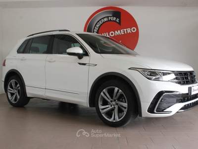Volkswagen Tiguan 1.5 TSI 150CV DSG IQ.LIGHT R-Line Unicoprop. Bianco usata Crocetta del Montello Volkswagen Tiguan 1.5 TSI 150CV DSG IQ.LIGHT R-Line Unicoprop. Bianco usata Crocetta del Montello