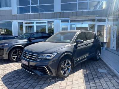 Volkswagen Tiguan Tiguan 2.0 TDI 150 CV SCR DSG R-Line Grigio usata MONOPOLI