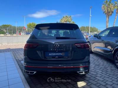 Volkswagen Tiguan Tiguan 2.0 TDI 150 CV SCR DSG R-Line Grigio usata MONOPOLI