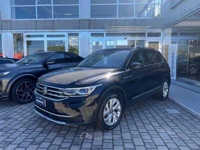 Volkswagen Tiguan Tiguan 2.0 TDI 150 CV SCR DSG 4MOTION Elegance Nero usata MONOPOLI