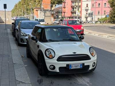 MINI Cooper D 109cv (120cv) Bianco usata Arese