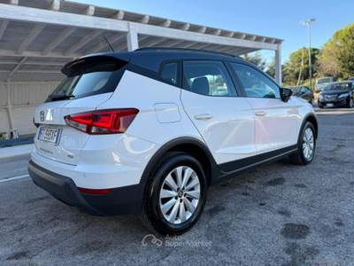 Seat Arona Arona 1.0 TGI FR Bianco usata Mesagne