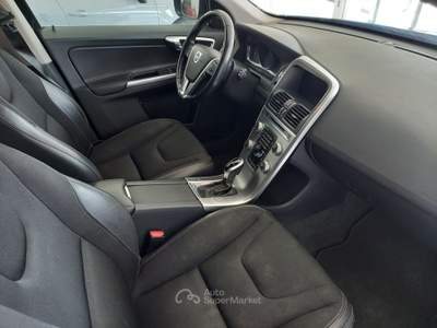 Volvo XC60 Vettura bellissima 4WD Nero usata LIVORNO