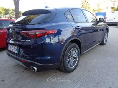 Alfa Romeo Stelvio 2.2 Turbodiesel 190 CV AT8 Q4 Executive Blu/Azzurro usata Tolentino