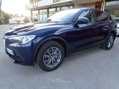 Alfa Romeo Stelvio 2.2 Turbodiesel 190 CV AT8 Q4 Executive Blu/Azzurro usata Tolentino