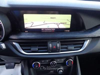 Alfa Romeo Stelvio 2.2 Turbodiesel 190 CV AT8 Q4 Executive Blu/Azzurro usata Tolentino