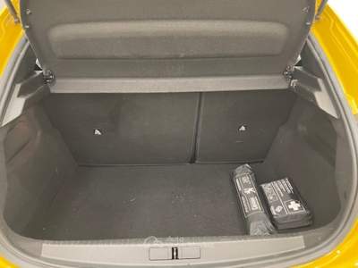 Peugeot 208 II 2019 -  1.2 puretech Active Pack s&s 75cv Giallo usata Novi Ligure