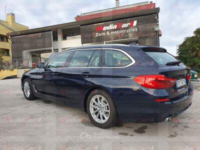 BMW Serie 5 520d certificazione tagliandi Blu/Azzurro usata Prata di Pordenone