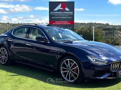 Maserati Ghibli V6 Diesel 250cv GranSport (Tetto/APP/Navi/Led) Blu/Azzurro usata Castellaneta