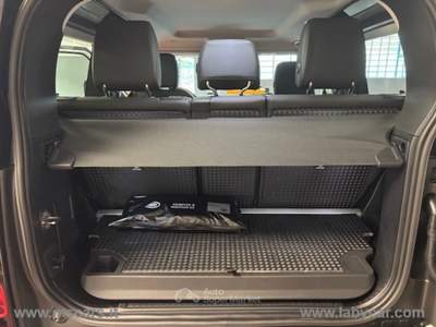 Land Rover Defender Defender 90 3.0D I6 200 CV AWD Auto S Bianco usata Rivoli