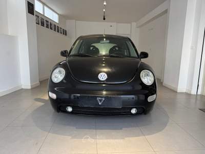 Volkswagen New Beetle 1.6 Nero usata AGROPOLI