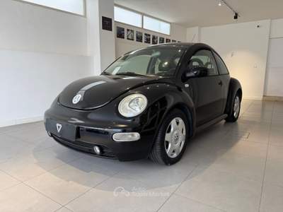 Volkswagen New Beetle 1.6 Nero usata AGROPOLI