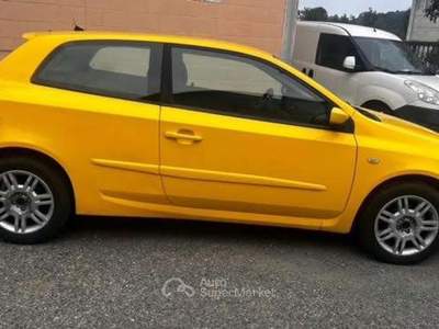 Fiat Stilo 3p 2.4 20v Abarth Giallo usata Silvano d'Orba