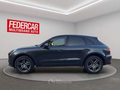 Porsche Macan Macan I 2019 2.0 245cv pdk Grigio usata Lecce