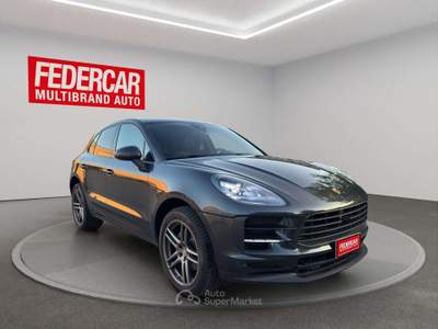 Porsche Macan Macan I 2019 2.0 245cv pdk Grigio usata Lecce