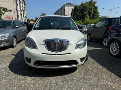 Lancia Ypsilon Benz Unyca 2012 EURO5 usata Torino