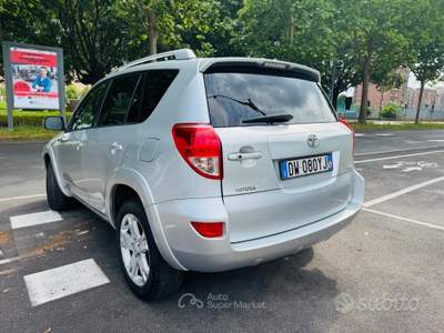 Toyota RAV4 RAV 4 Crossover 2.2 D-Cat 177 CV Luxury usata Torino