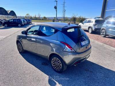 Lancia Ypsilon 1.0 FireFly 5 porte S&S Hybrid Platino Grigio usata Pieve di Soligo