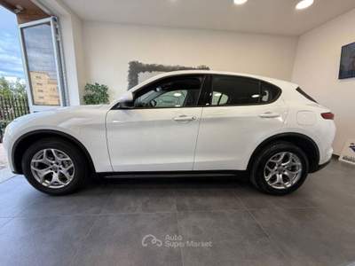 Alfa Romeo Stelvio 2.2 t Business Q4 190cv auto Bianco usata Latina
