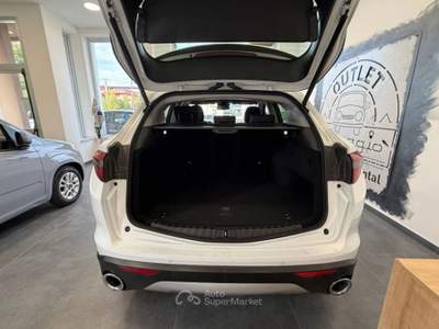 Alfa Romeo Stelvio 2.2 t Business Q4 190cv auto Bianco usata Latina