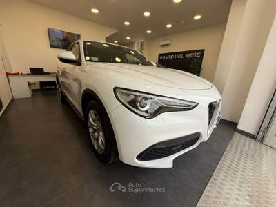 Alfa Romeo Stelvio 2.2 t Business Q4 190cv auto Bianco usata Latina