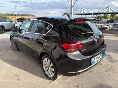 Opel Astra 5 porte Cosmo Nero usata ALTAMURA