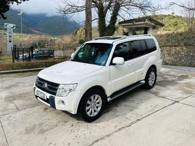 Mitsubishi Pajero 3.2 DI-D 16V aut. 5p. Instyle DPF Bianco usata Morano Calabro