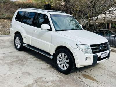 Mitsubishi Pajero 3.2 DI-D 16V aut. 5p. Instyle DPF Bianco usata Morano Calabro
