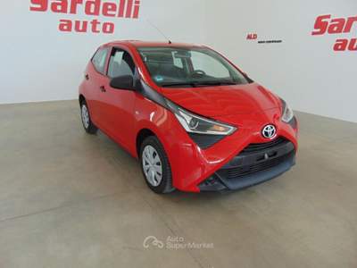 Toyota Aygo Connect 1.0 VVT-i 72CV 5 porte x-business Rosso usata San Vito dei Normanni