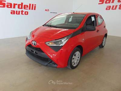 Toyota Aygo Connect 1.0 VVT-i 72CV 5 porte x-business Rosso usata San Vito dei Normanni