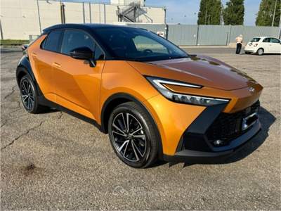 Toyota C-HR Toyota CH-R Lounge Premiere 2.0 PJEV Arancione usata Luzzara