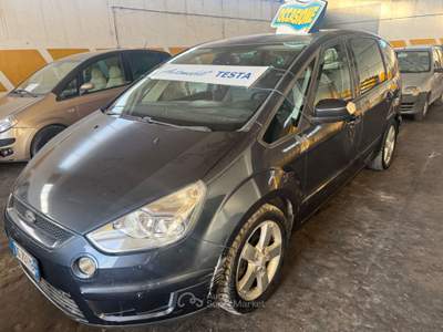Ford S-Max Titanium Grigio usata LUCERA