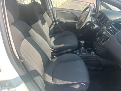 Fiat Punto Evo Fiat Punto 1.4 8V 5 porte Easypower Lounge GPL Bianco usata Caivano