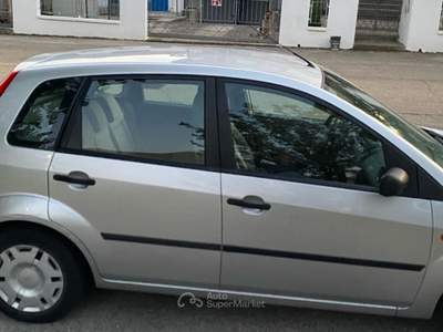 Ford Fiesta fiesta unicoproprietario neopatentato Grigio usata Forlì