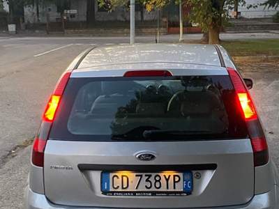 Ford Fiesta fiesta unicoproprietario neopatentato Grigio usata Forlì