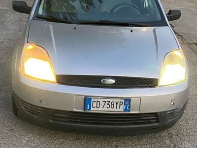 Ford Fiesta fiesta unicoproprietario neopatentato Grigio usata Forlì