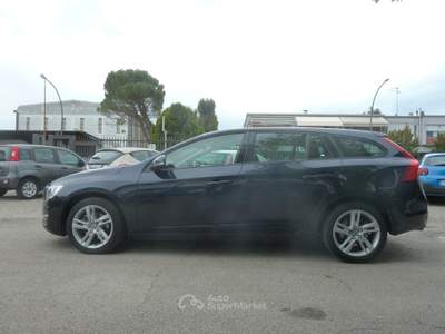 Volvo V60 Geartronic Summum EURO 6 Blu/Azzurro usata Forlì