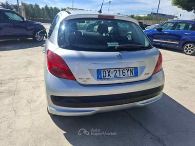 Peugeot 207 1.4 BENZINA/GPL - 2009 5 PORTE Grigio usata ANDRIA