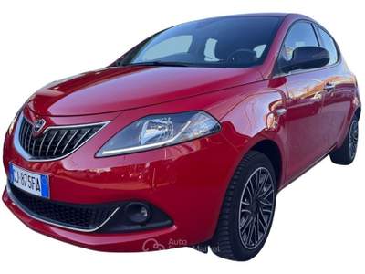 Lancia Ypsilon 1.0 FireFly 5 porte S&S Hybrid Ecochic Silver Rosso usata Oderzo