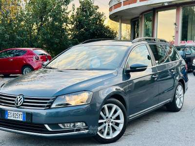 Volkswagen Passat CAMBIO AUTOMATICO usata DUEVILLE