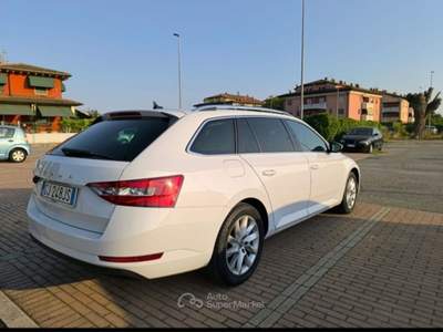 Skoda Superb Skoda Superb 2022 Station Wagon 2.0 TDI 150cv Bianco usata Verona