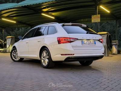 Skoda Superb Skoda Superb 2022 Station Wagon 2.0 TDI 150cv Bianco usata Verona