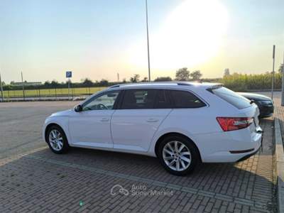 Skoda Superb Skoda Superb 2022 Station Wagon 2.0 TDI 150cv Bianco usata Verona