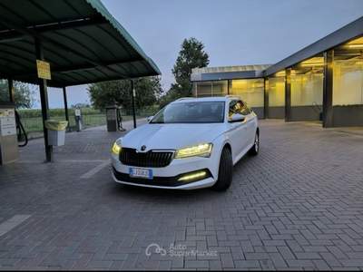 Skoda Superb Skoda Superb 2022 Station Wagon 2.0 TDI 150cv Bianco usata Verona