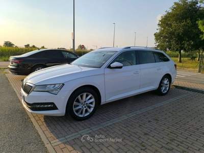 Skoda Superb Skoda Superb 2022 Station Wagon 2.0 TDI 150cv Bianco usata Verona