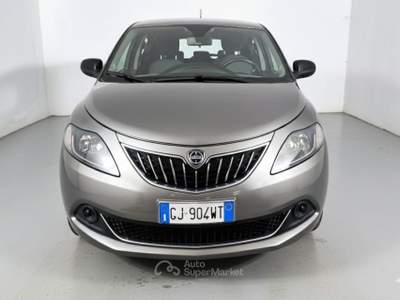 Lancia Ypsilon 1.0 FireFly 5 porte S&S Hybrid Ecochic Silver Grigio usata Paderno Dugnano