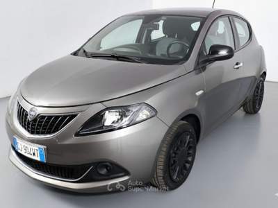 Lancia Ypsilon 1.0 FireFly 5 porte S&S Hybrid Ecochic Silver Grigio usata Paderno Dugnano