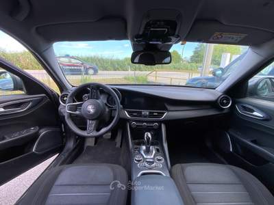Alfa Romeo Giulia 2.2 t Business 160cv auto Grigio usata VENEZIA